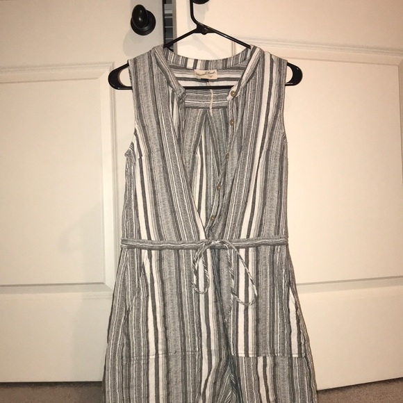 ADORABLE ROMPER - Picture 3 of 3